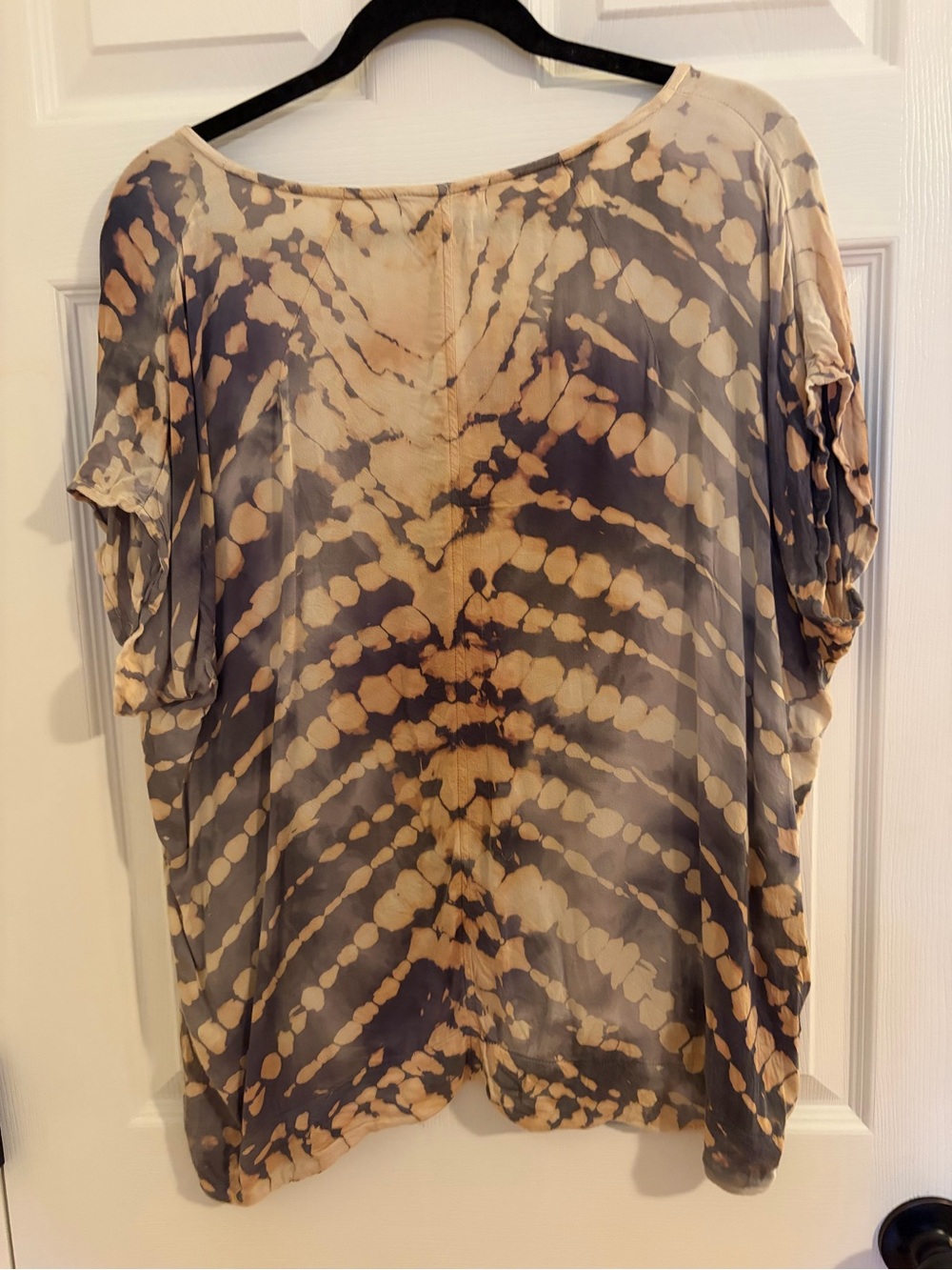 River & Sky Downtown tee V-Neck Tie-Dye Blouse - Neutral Navy & Cream - Picture 7 of 7